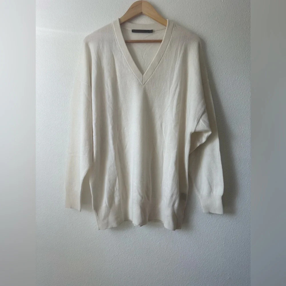 JENNI KAYNE Charlie V-Neck Sweater Ivory Cashmere for @Odessarose1947 - Picture 7 of 12